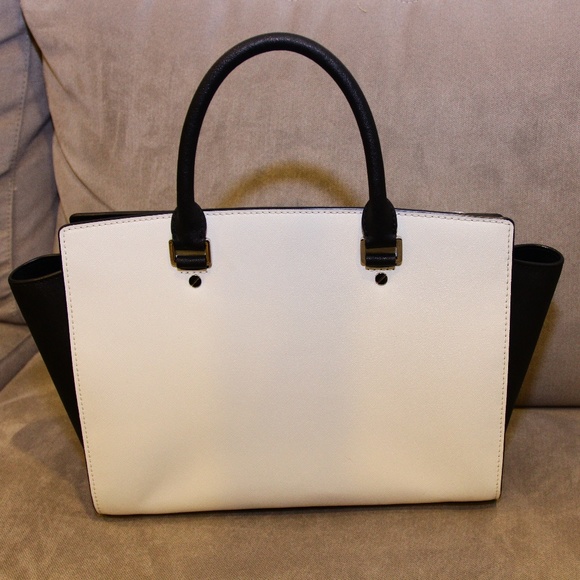 Michael Kors Bag - Picture 2 of 2